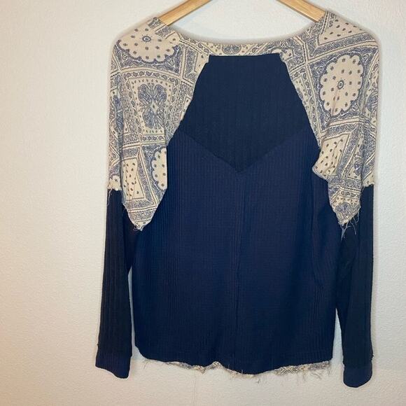 Miss Me Navy Distressed Long Sleeve Henley V-Neck Paisley Oversized Top - Picture 5 of 7